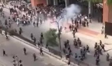 পুলিশের সঙ্গে শিক্ষার্থীদের সংঘর্ষে রণক্ষেত্র বাড্ডা