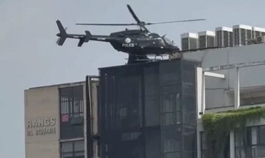 বিশ্ববিদ্যালয়ের ভেতর থেকে পুলিশকে উদ্ধারে এলো হেলিকপ্টার