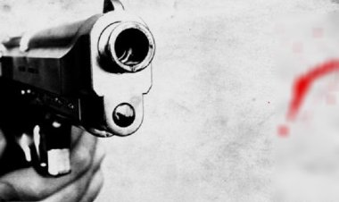 পেটে অস্ত্র ঠেকিয়ে ৩২ গুলির অভিযোগ, ছোট একটা বাচ্চা কী দোষ করল: মায়ের প্রশ্ন