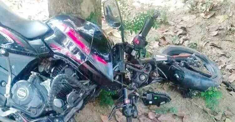 লাইওভারে কাভার্ডভ্যান চাপায় মোটরসাইকেল আরোহী নিহত