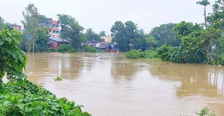  মাছ ধরতে গিয়ে মুহুরী নদীতে ডুবে যুবকের মৃত্যু