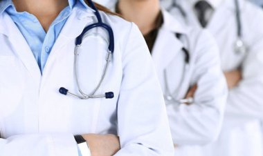 শিক্ষার্থীদের সমর্থনে চিকিৎসকদের সমাবেশ