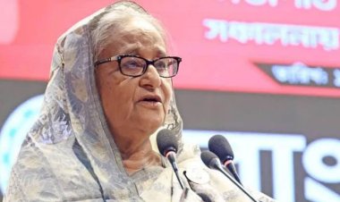 দেশ ছেড়েছেন শেখ হাসিনা 
