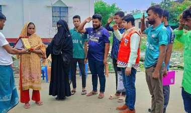 আন্দোলনে নিহত বিপ্লবের মাকে গৌরীপুরে ‘রত্নগর্ভা’ সম্মাননা