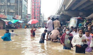  টানা বৃষ্টিতে ডুবেছে চট্টগ্রাম