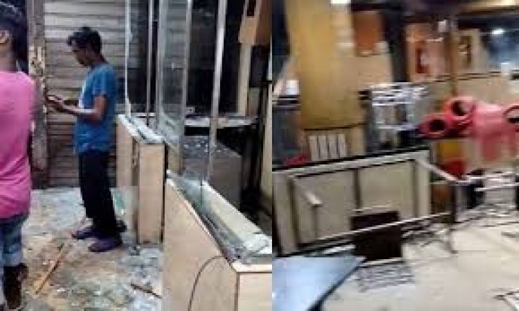 রুমিন ফারহানার বাসায় হামলা