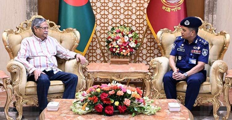  নবনিযুক্ত আইজিপিকে যেসব নির্দেশনা দিলেন রাষ্ট্রপতি