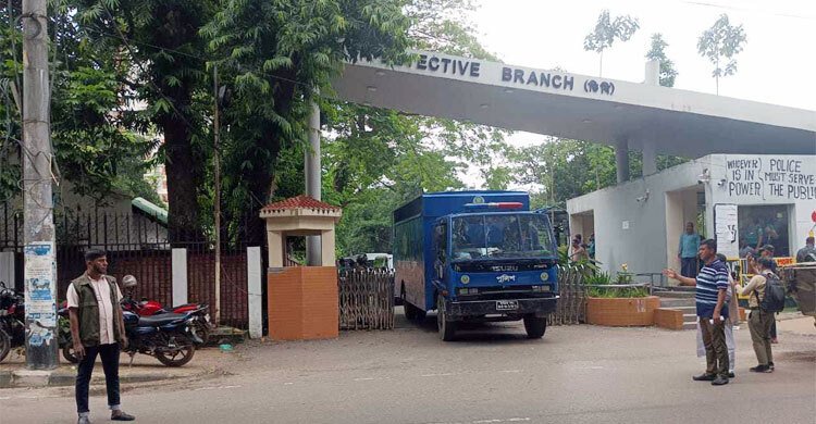  আদালতে নেওয়া হচ্ছে দীপু মনি-আরিফ খান জয়কে