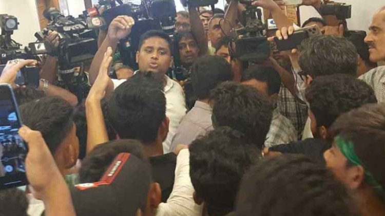 সচিবালয় ঘেরাও একটি স্বৈরাচারী ষড়যন্ত্র: হাসনাত আব্দুল্লাহ