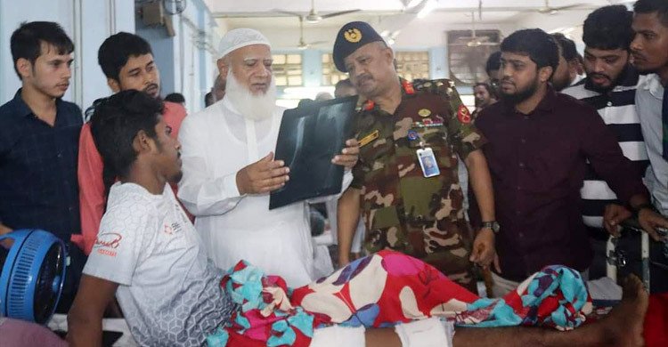  আহতদের দেখতে চমেক হাসপাতালে জামায়াত আমির