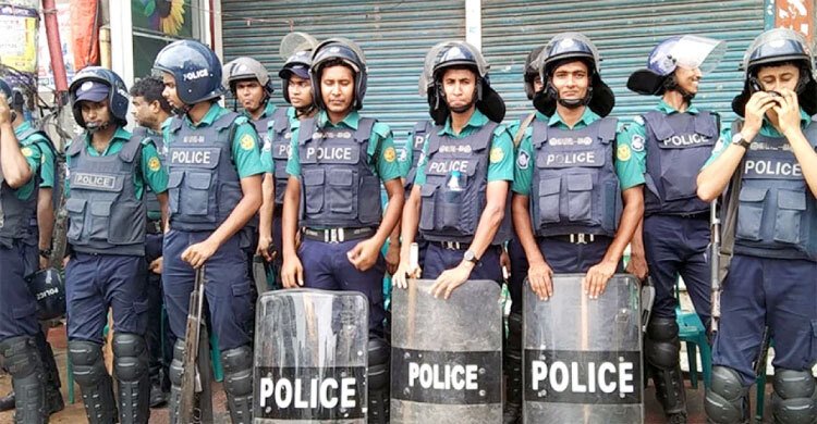  আওয়ামী লীগ নিষিদ্ধের রিট শুনানি ঘিরে সারাদেশে সতর্ক পুলিশ