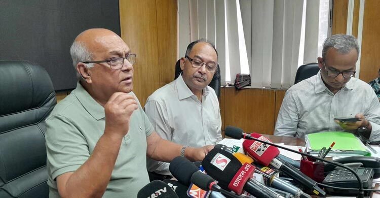  ত্রাণ উপদেষ্টা বন্যাকবলিত মানুষের জানমাল রক্ষায় সরকার সার্বিকভাবে চেষ্টা করছে