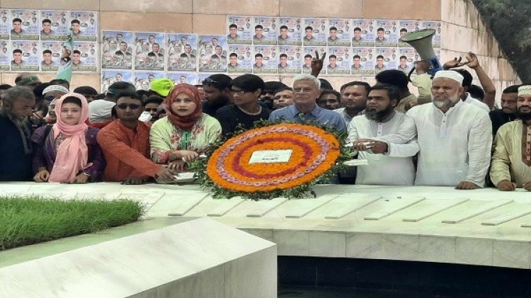 অবিলম্বে শেখ হাসিনাকে এনে আইনের আওতায় বিচার করা উচিত: ফারুক