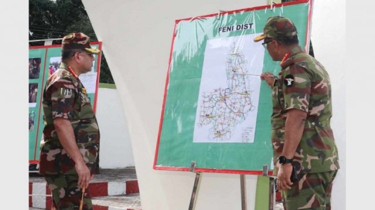 ফেনীতে বন্যাকবলিত এলাকা পরিদর্শন করলেন সেনাপ্রধান