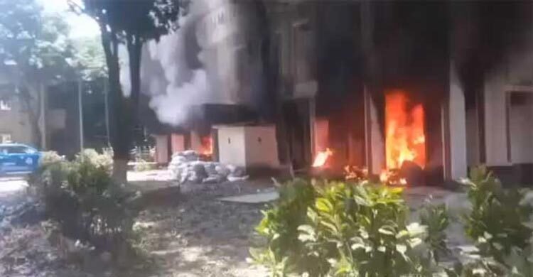  ১৫ পুলিশ হত্যা সিরাজগঞ্জে আ’লীগ নেতাসহ আসামি ছয় হাজার