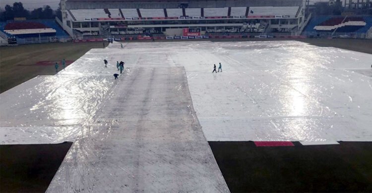 বৃষ্টির কারণে বাংলাদেশ ও পাকিস্তান ম্যাচের টসে বিলম্ব