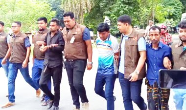 ঝিনাইদহে ৩ জিনের বাদশা আটক