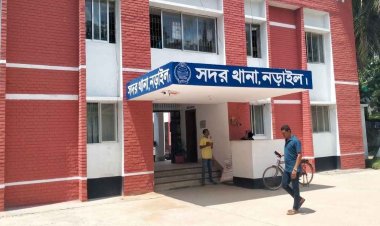 নড়াইলে পুলিশের গাড়ি ভাঙচুরের ঘটনায় মামলা