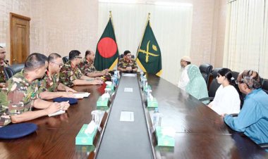সেনাপ্রধানের সঙ্গে তানজিম ছারোয়ারের বাবা-মায়ের সাক্ষাৎ