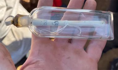 কাঁচের বোতলে ২০০ বছরের পুরোনো বার্তা!