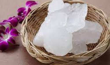 দামি সুগন্ধ মেখেও দুর্গন্ধ যাচ্ছে না, ফিটকিরিতেই সমাধান!