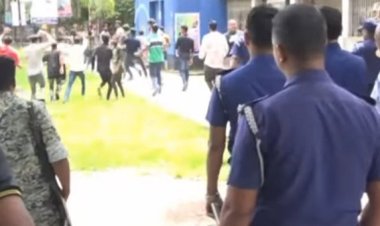 শেখ হাসিনার জন্মদিন পালনে পুলিশের বাধা, পালাল ছাত্রলীগ