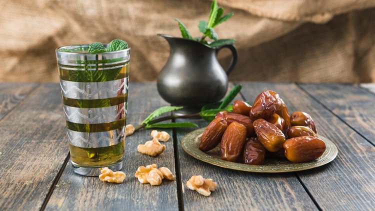 খেজুর ভেজানো পানি খেলে কী হয়?
