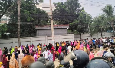 সন্তানদের নিয়োগসহ ১৭ দাবিতে শ্রমিকদের কর্মবিরতি