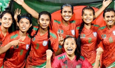 টানা দ্বিতীয়বার সাফ চ্যাম্পিয়ন বাংলাদেশ