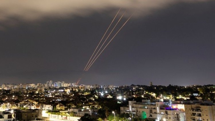 বাইডেন প্রশাসনকে ইরানে সরাসরি হামলা চালানোর আহ্বান