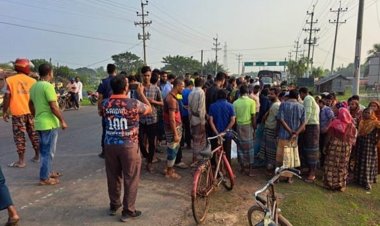 সাতক্ষীরায় ট্রাকচাপায় ৩ মোটরসাইকেল আরোহী নিহত