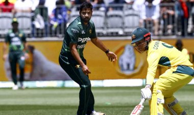  ‘ফাইনালে’ অস্ট্রেলিয়াকে ১৪০ রানে গুটিয়ে দিলো পাকিস্তান