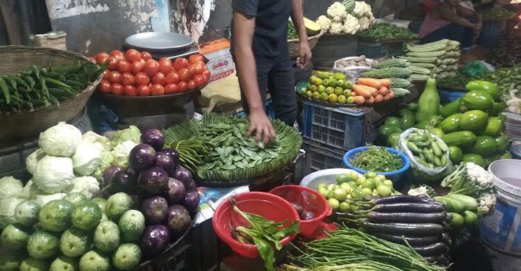  বাজারে শীতকালীন সবজি, কমছে দাম