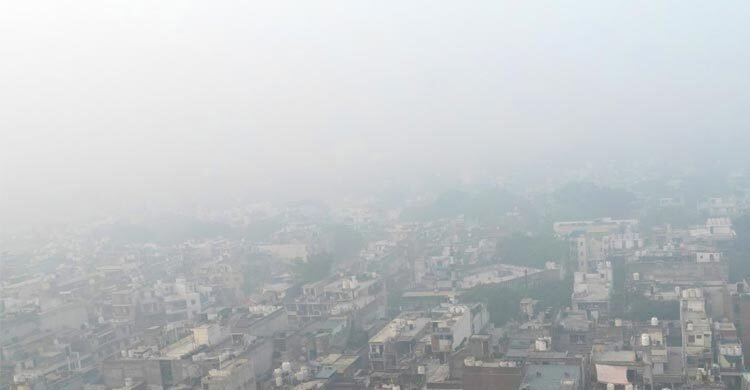 ঘন কুয়াশায় বিমান ওঠানামায় বিঘ্ন