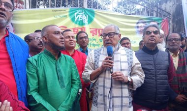 বর্তমান সরকার জোর করে ক্ষমতা নেয়নি, আমরাই দিয়েছি: নজরুল ইসলাম