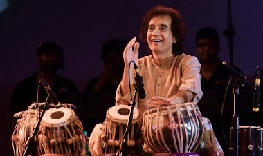 মারা গেছেন বিশ্বখ্যাত জাকির হোসেন