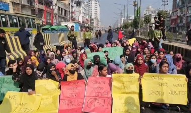 বাসচাপায় শিক্ষার্থী নিহত, বিচারের দাবিতে মহাসড়ক অবরোধ