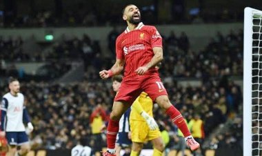 ৯ গোলের রোমাঞ্চকর লড়াইয়ে লিভারপুলের জয়