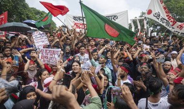 স্বৈরশাসক হটানোর পর গণতন্ত্র পুনঃনির্মাণে শিক্ষার্থীরা