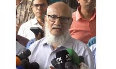 কমিশন চেয়ারম্যানের পদত্যাগ চাইলেন প্রশাসন ক্যাডারের কর্মকর্তারা