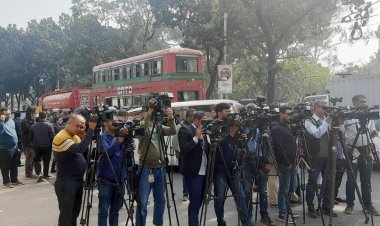 সচিবালয়ে প্রবেশের অপেক্ষায় শতাধিক সাংবাদিক