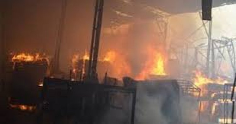 টঙ্গীতে তুলার গুদামে ভয়াবহ আগুন