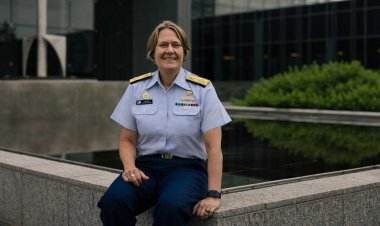 মার্কিন সশস্ত্র বাহিনীর নারী প্রধানকে বরখাস্ত করলেন ট্রাম্প