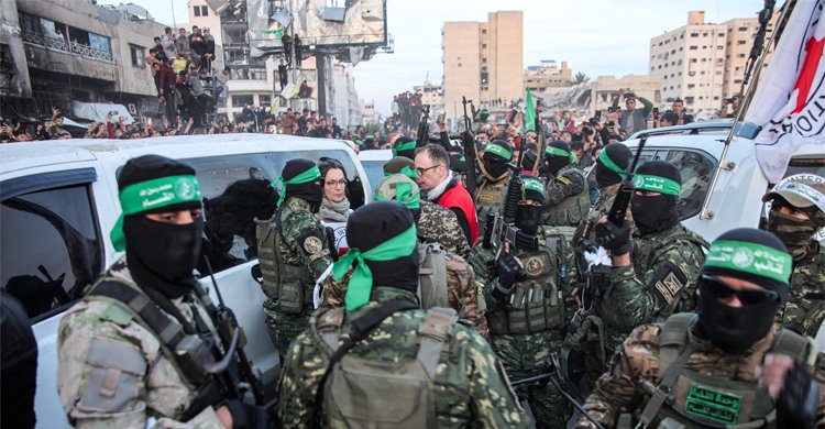  ৩ জিম্মিকে ফেরত পেয়ে ৯০ ফিলিস্তিনিকে মুক্তি দিলো ইসরায়েল