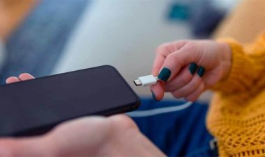 সারাদিনে কতবার ফোন চার্জ করা ভালো