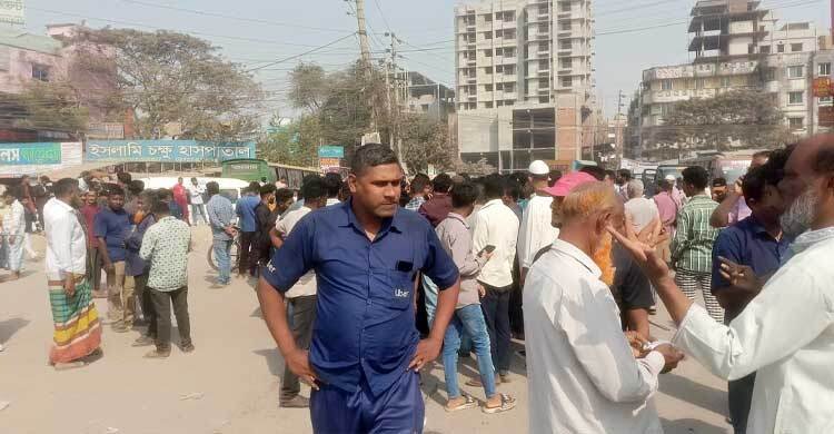  সিএনজিচালকদের অবরোধে নগরীতে তীব্র যানজট, ভোগান্তি চরমে