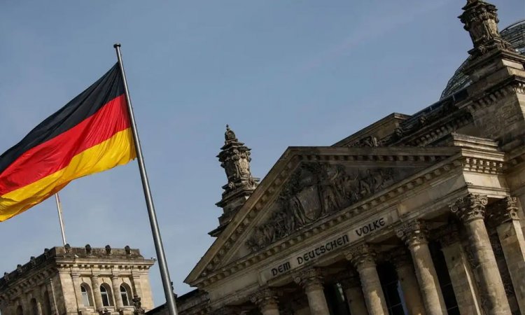 বিশ্ব  জার্মান নির্বাচন: পরবর্তী চ্যান্সেলর হওয়ার লড়াইয়ে ৪ জন