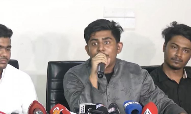 দলে যোগ দিলে বৈষম্যবিরোধী ছাত্র আন্দোলনের পদ ছাড়তে হবে : রিফাত রশিদ