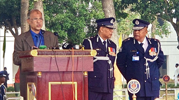 কোনো দল বা গোষ্ঠীর নয়, পুলিশ সব নাগরিকের: স্বরাষ্ট্র উপদেষ্টা