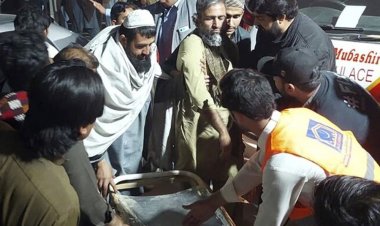 বিস্ফোরকবোঝাই গাড়িসহ পাকিস্তানে আত্মঘাতী হামলা, ৭ শিশুসহ নিহত ১২